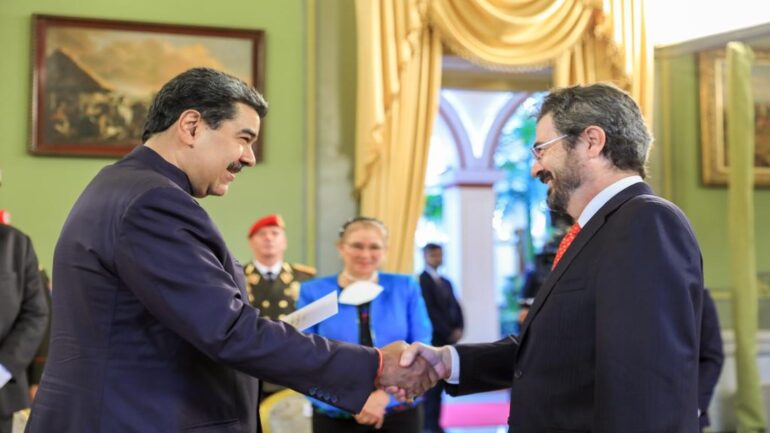 Maduro recibe embajador de España