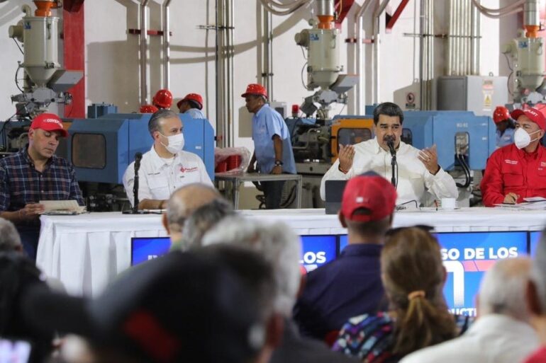 Maduro echa la culpa a las sanciones