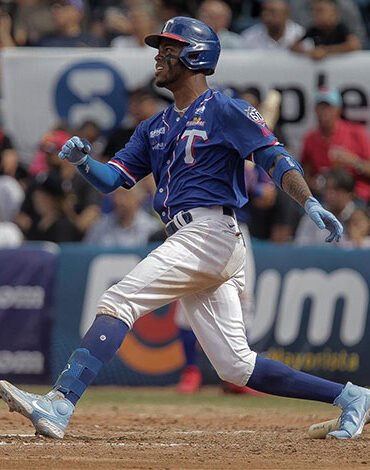 Tiburones derrota al Magallanes