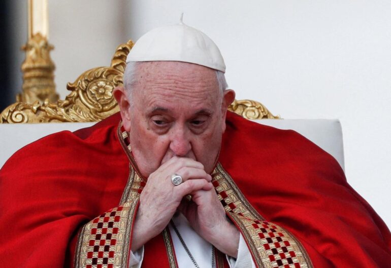 El Papa defiende a homosexuales