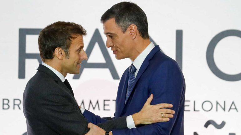 Sánchez y Macron firman Tratado de Amistad