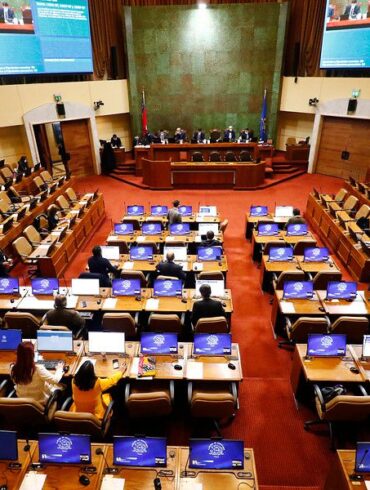 Senado chileno aprueba proceso constituyente