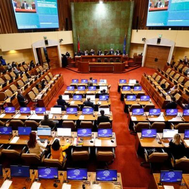 Senado chileno aprueba proceso constituyente