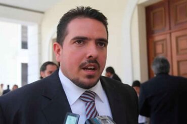 Stalin cuestiona pretensión del gobierno de cambiar el CNE