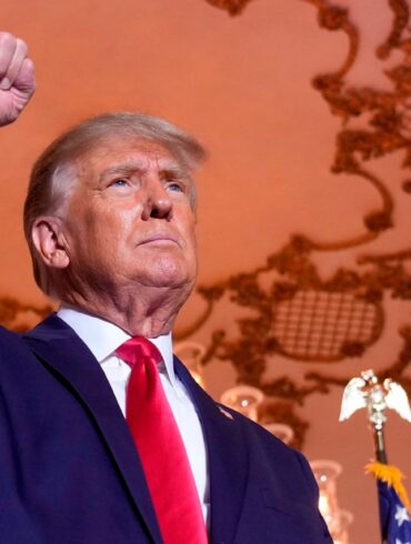 Trump arrancó campaña