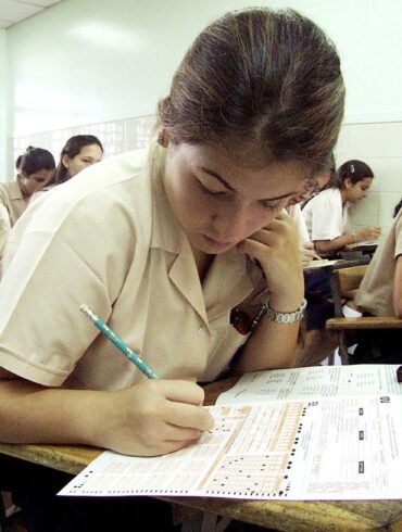 Bachilleres podrán dar clases