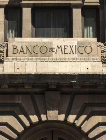 Banco de México sube las tasas