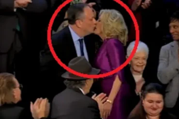 Supuesto beso de Jill Biden