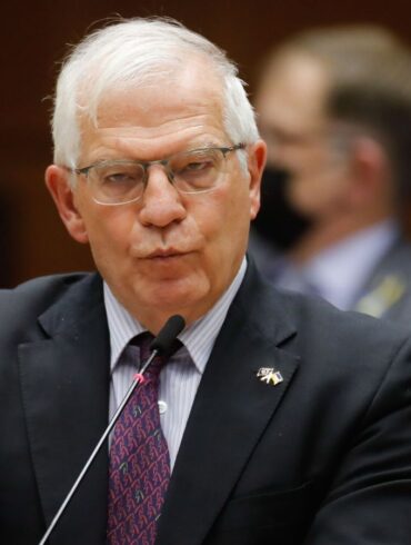 Borrell advierte a China