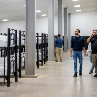 Bukele inaugura mega cárcel