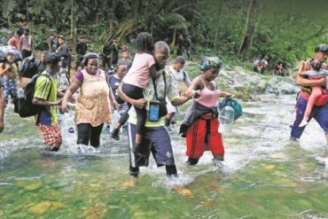 Venezolanos en el Darién