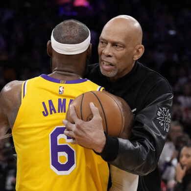 LeBron rompe marca de Kareem