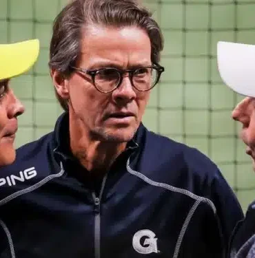 Lorenzo en un juego de la Serie del Caribe