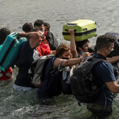 Piden parar beneficio a migrantes venezolanos