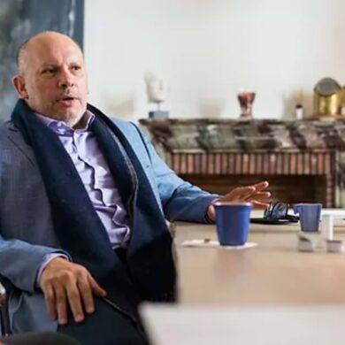 Bloquean cuenta a Nervis Villalobos