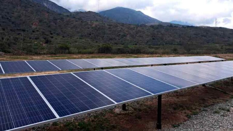 Inauguran en Mérida planta solar