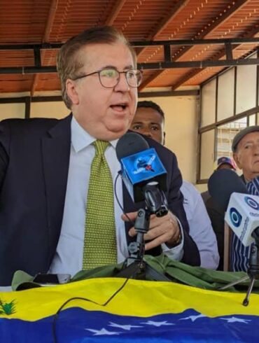 Pérez Vivas y la fecha de las primarias