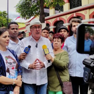 Pérez Vivas en Catia