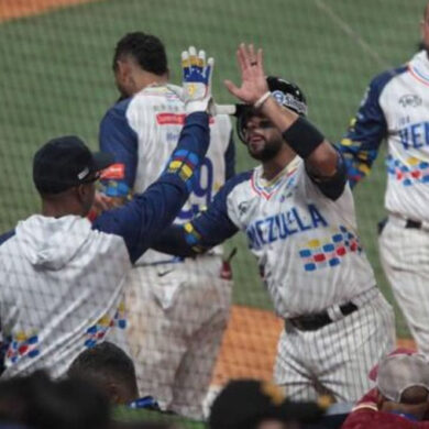 Venezuela derrota a Dominicana