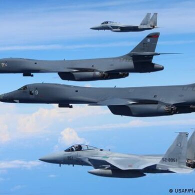 EEUU envía bombardero