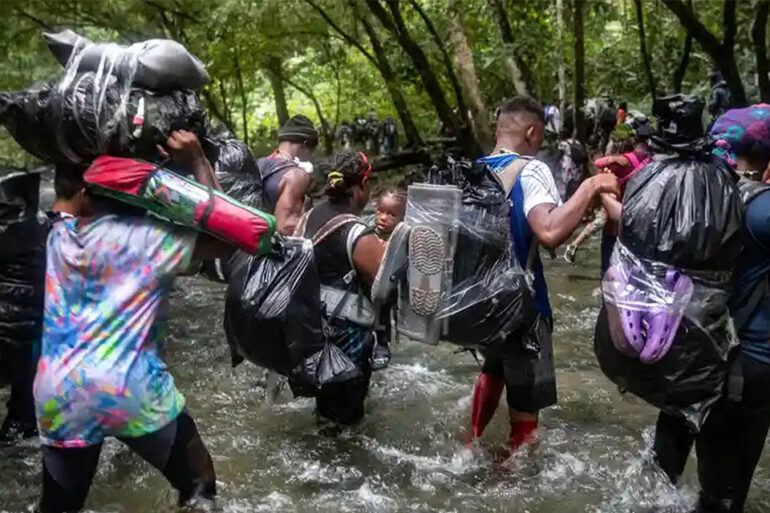 Venezolanos en el Darién