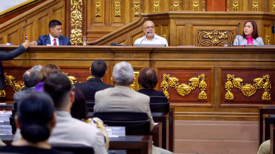 Jorge exhorta a diputados a revisarse