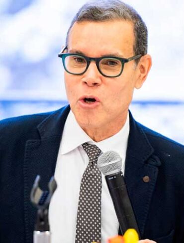 Luis Vicente y la dolarización