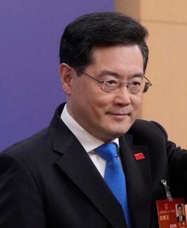 Ministro chino niega haber vendido armas a Rusia