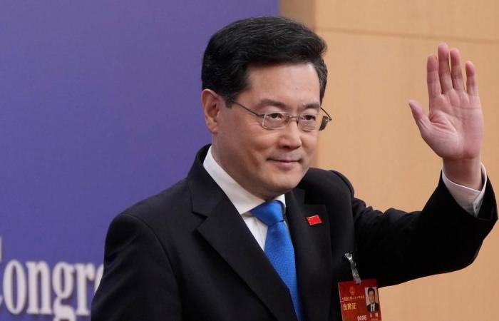 Ministro chino niega haber vendido armas a Rusia