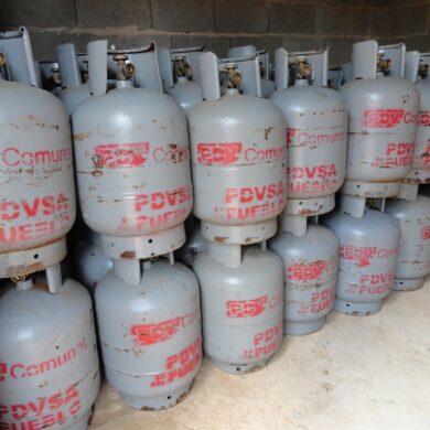 Gas