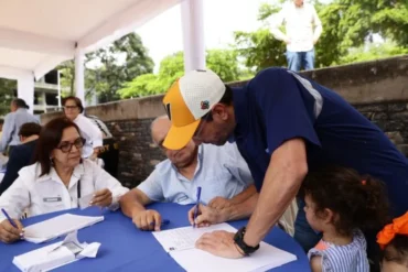 CAPRILES VOTA