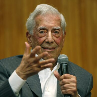 VARGAS LLOSA