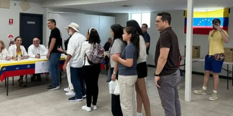 votantes en australia en las primarias de la oposición venezolana