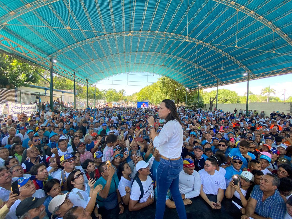 María Corina Machado En Lara “vamos A Derrotar A Maduro O Al Que Nos