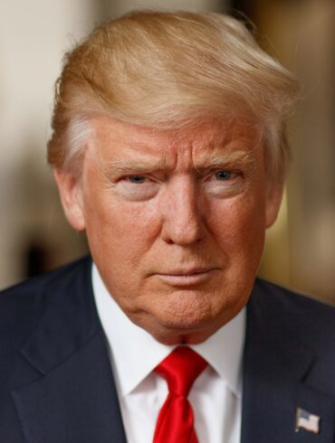 TRUMP INHABILITADO