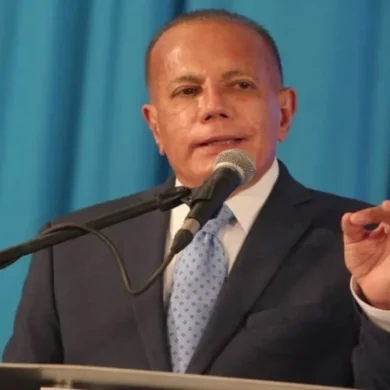 ROSALES RENUNCIA