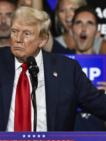 TRUMP0 MITIN