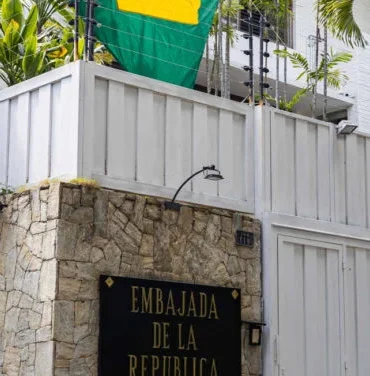EMBAJADA