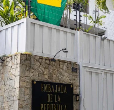 EMBAJADA