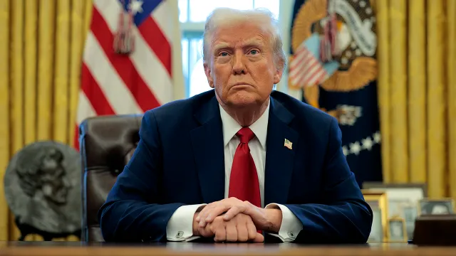 TRUMP VIAJA